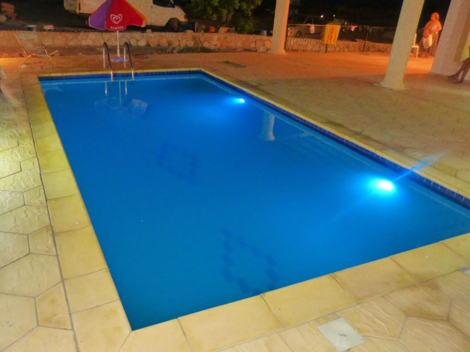 Ferienvilla mit Blick auf das Wasser - Buiten