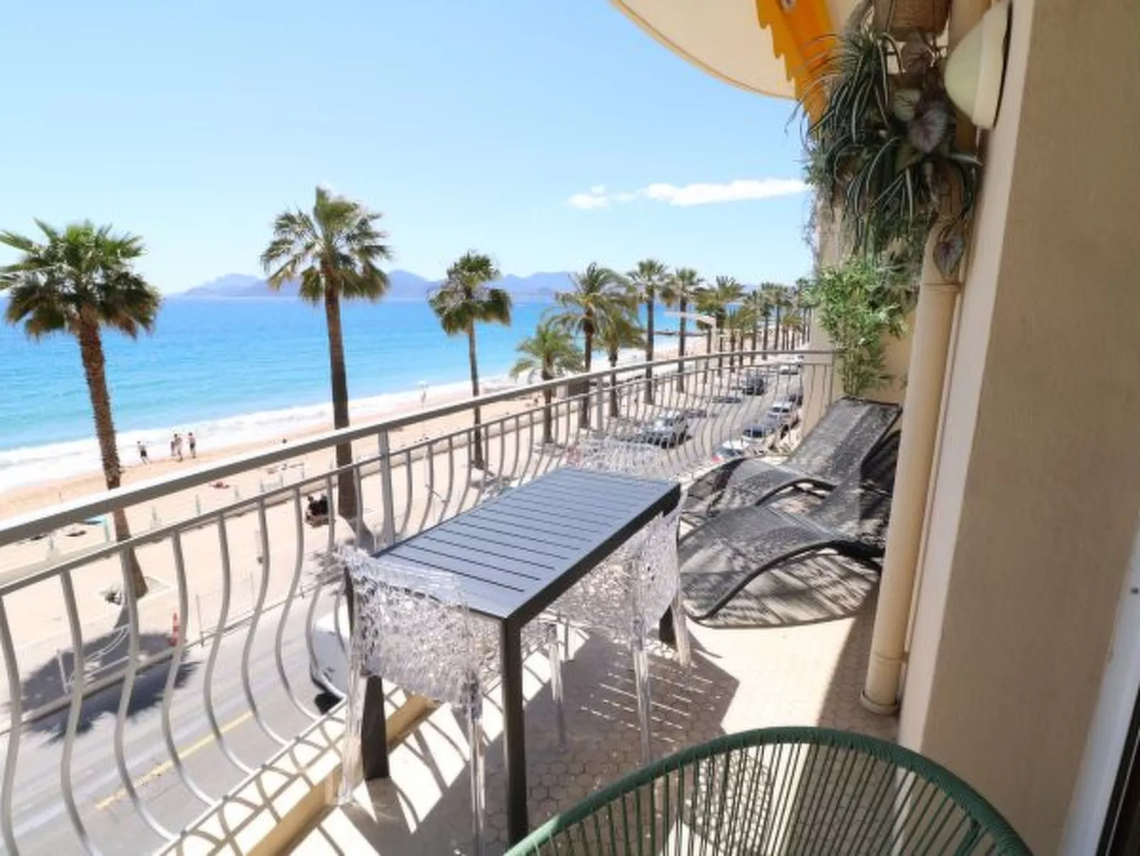 3 bedroom facing the beach 401 - Image-tags.info