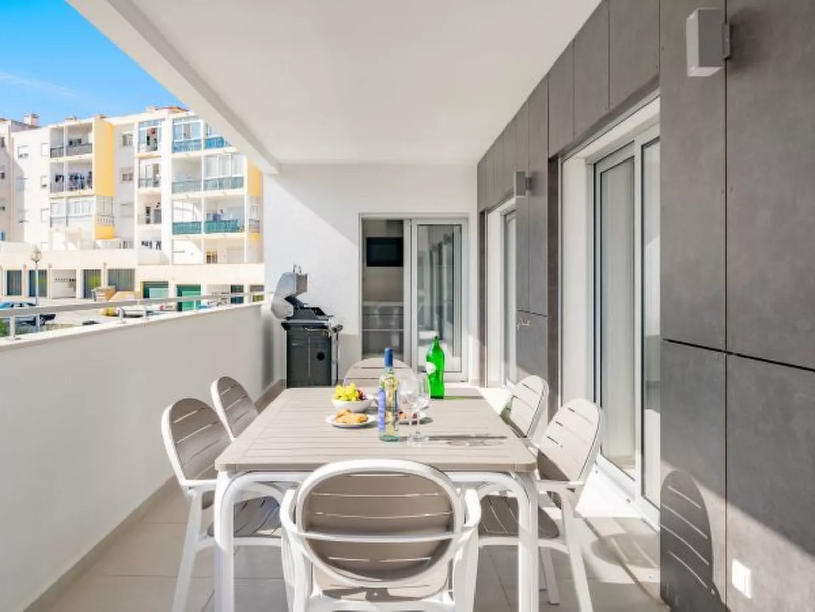 Lagos town centre apartment - Binnen