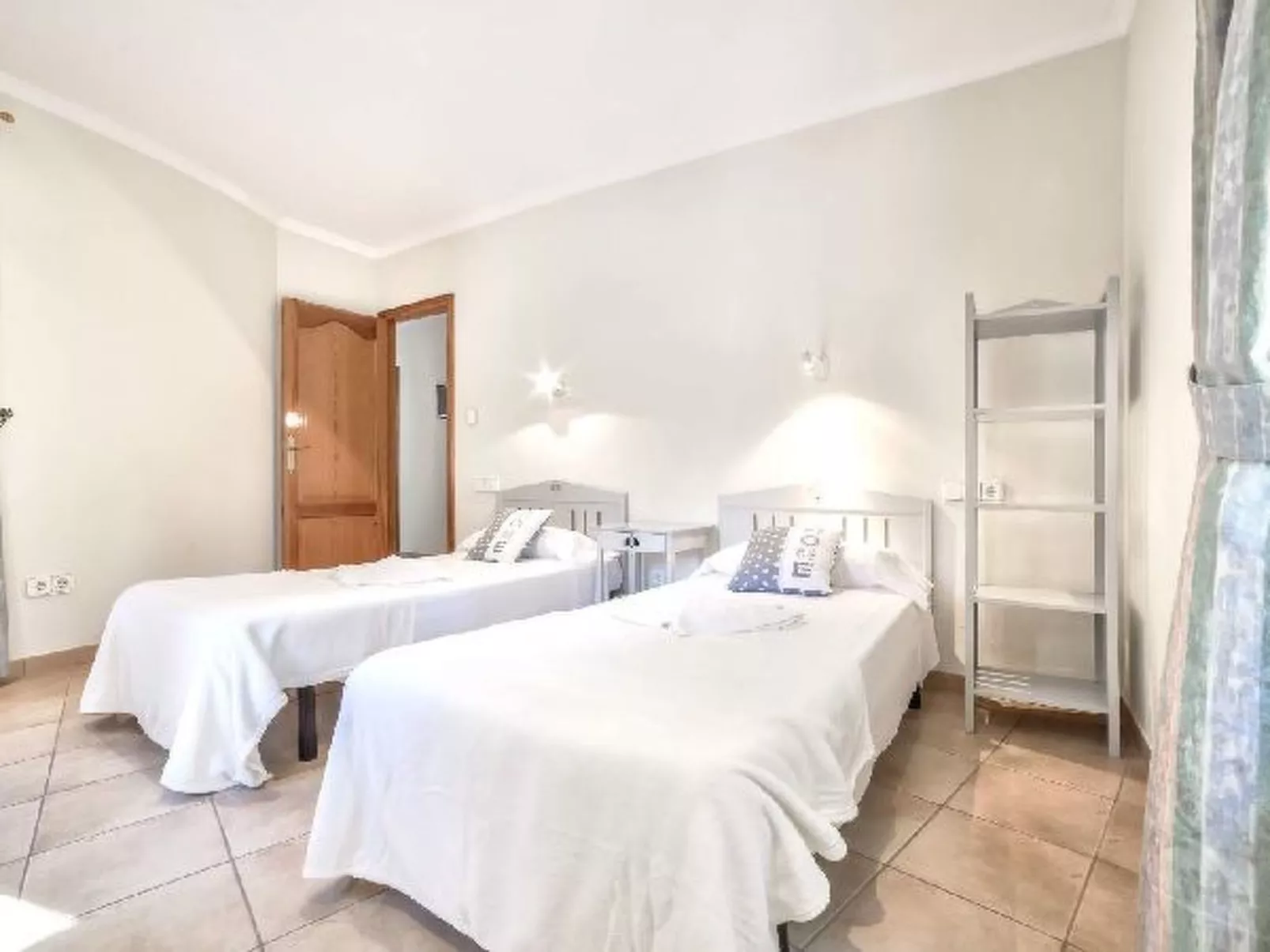 Villa Angela - Plus - Image-tags.info