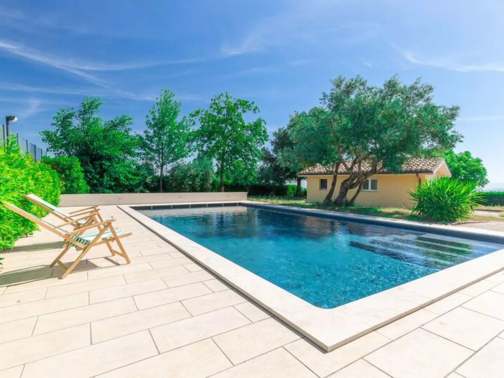 Sunrise Hill Holiday Home - Buiten