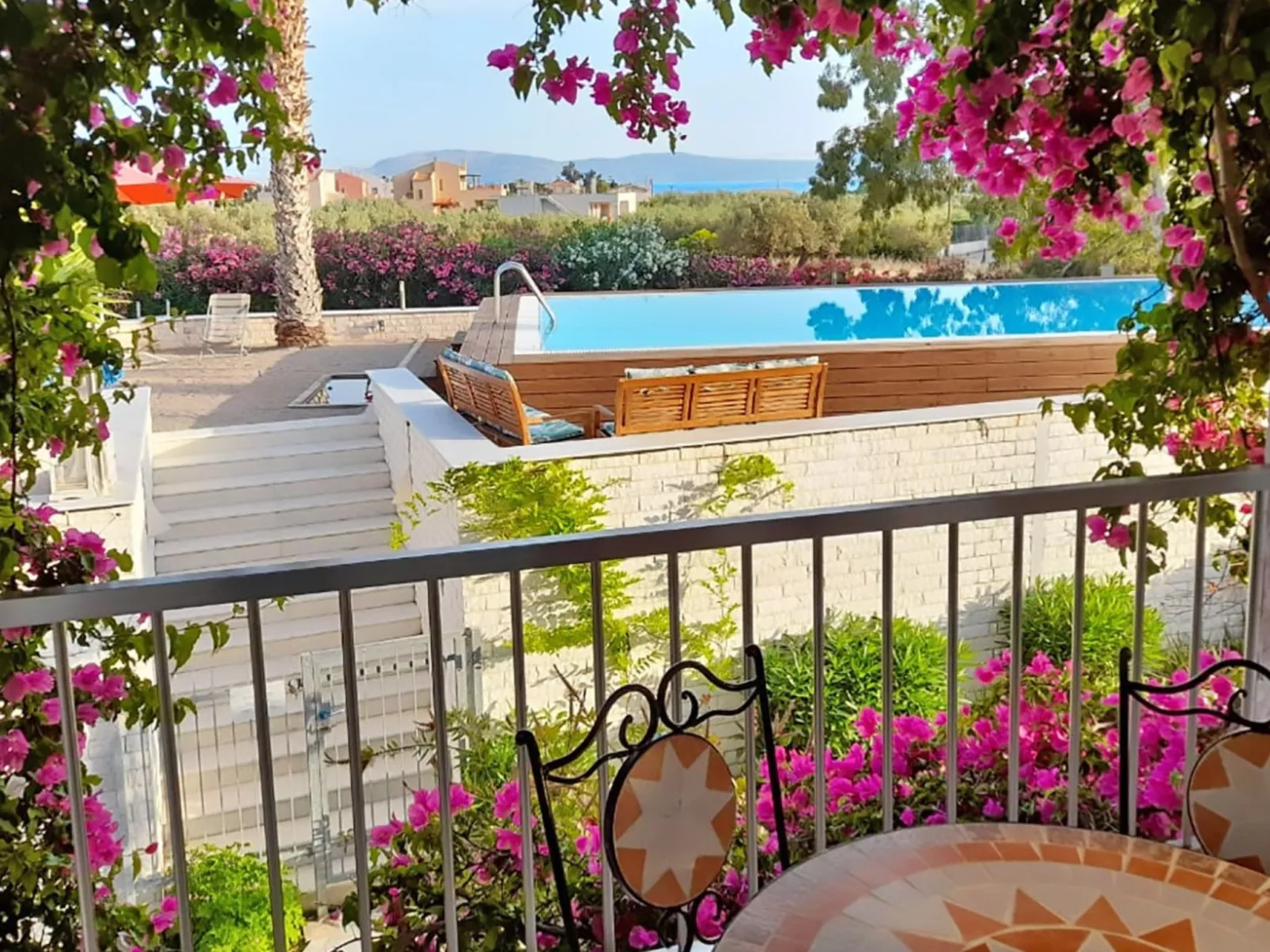 In Ermioni mit Grill, gemeinschaftlichem Pool und Terrasse - Buiten