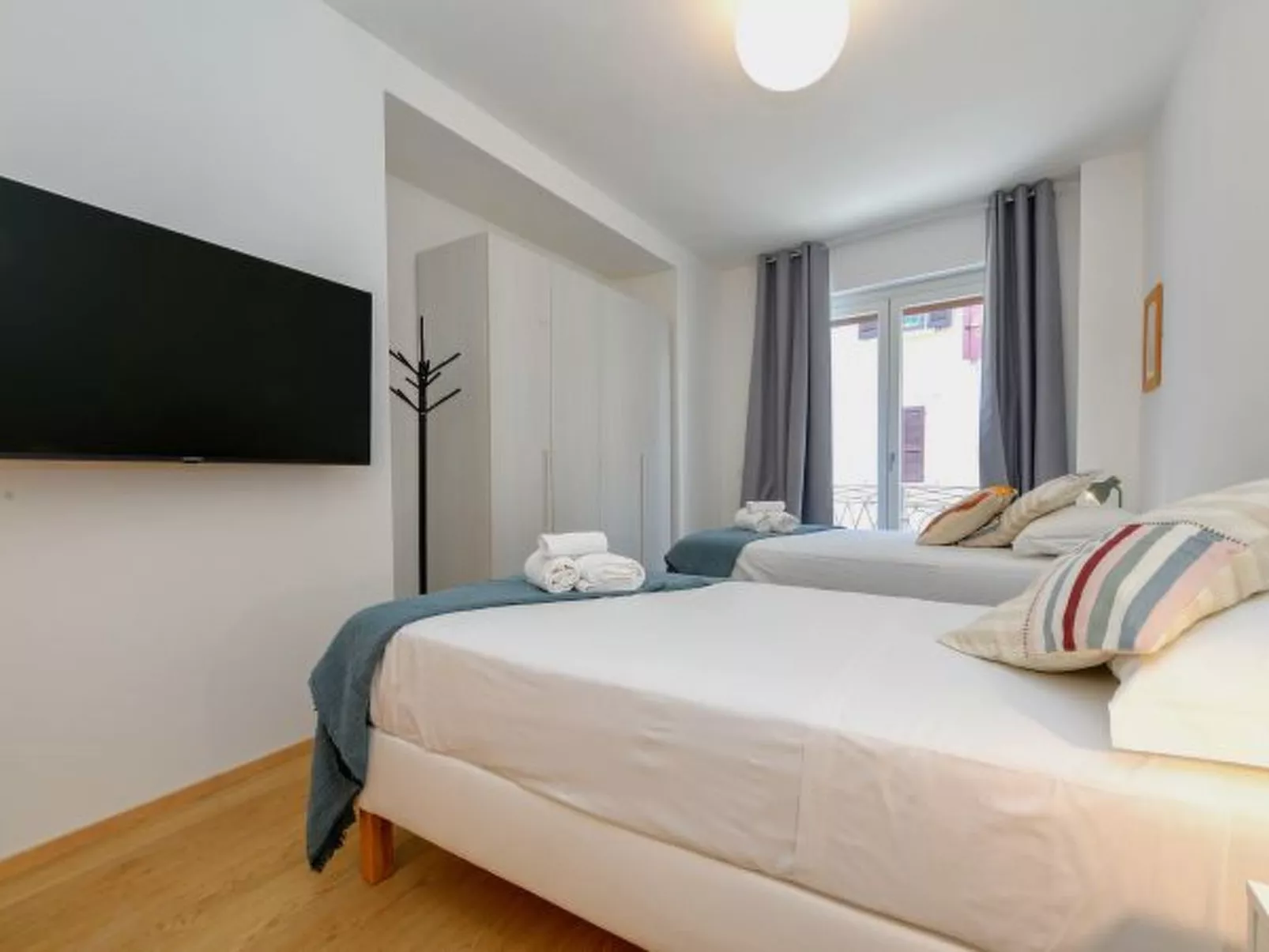 DesenzanoLoft - Der Riese vom See - Image-tags.info