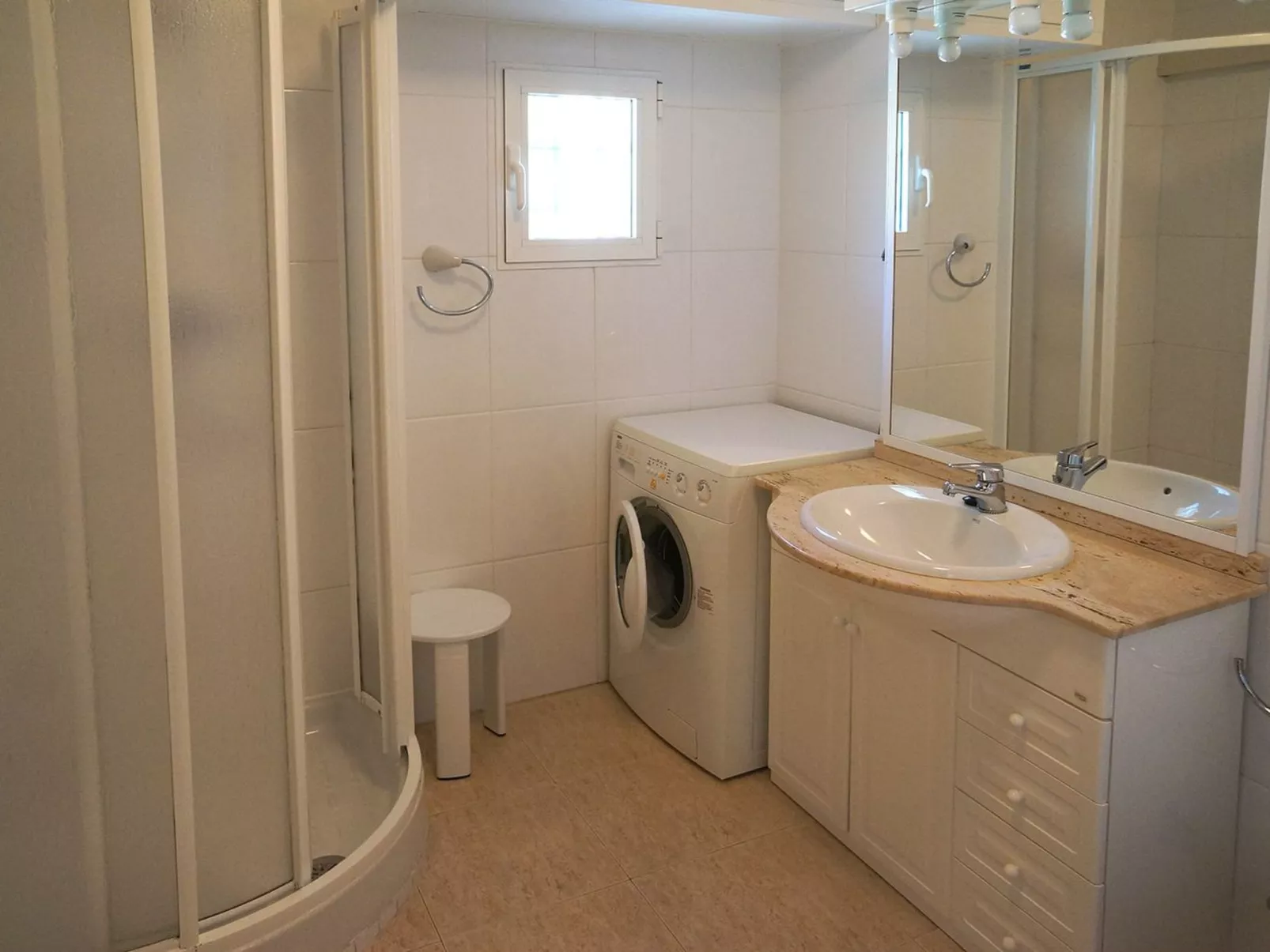 Wohnung in Cala mit Großem Balkon - Image-tags.info