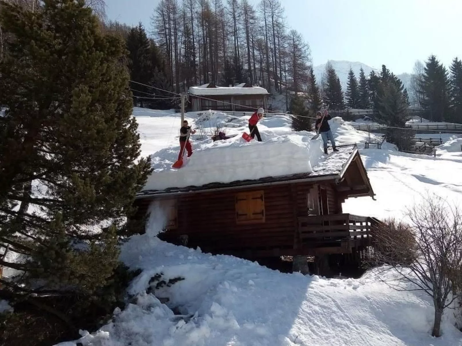 'Lo Chalet' der Balkon über dem Matterhorntal - Buiten