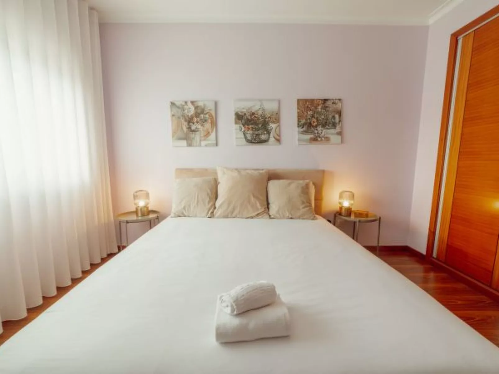 POOL & CINEMA VILLA by VACATIONY - Binnen