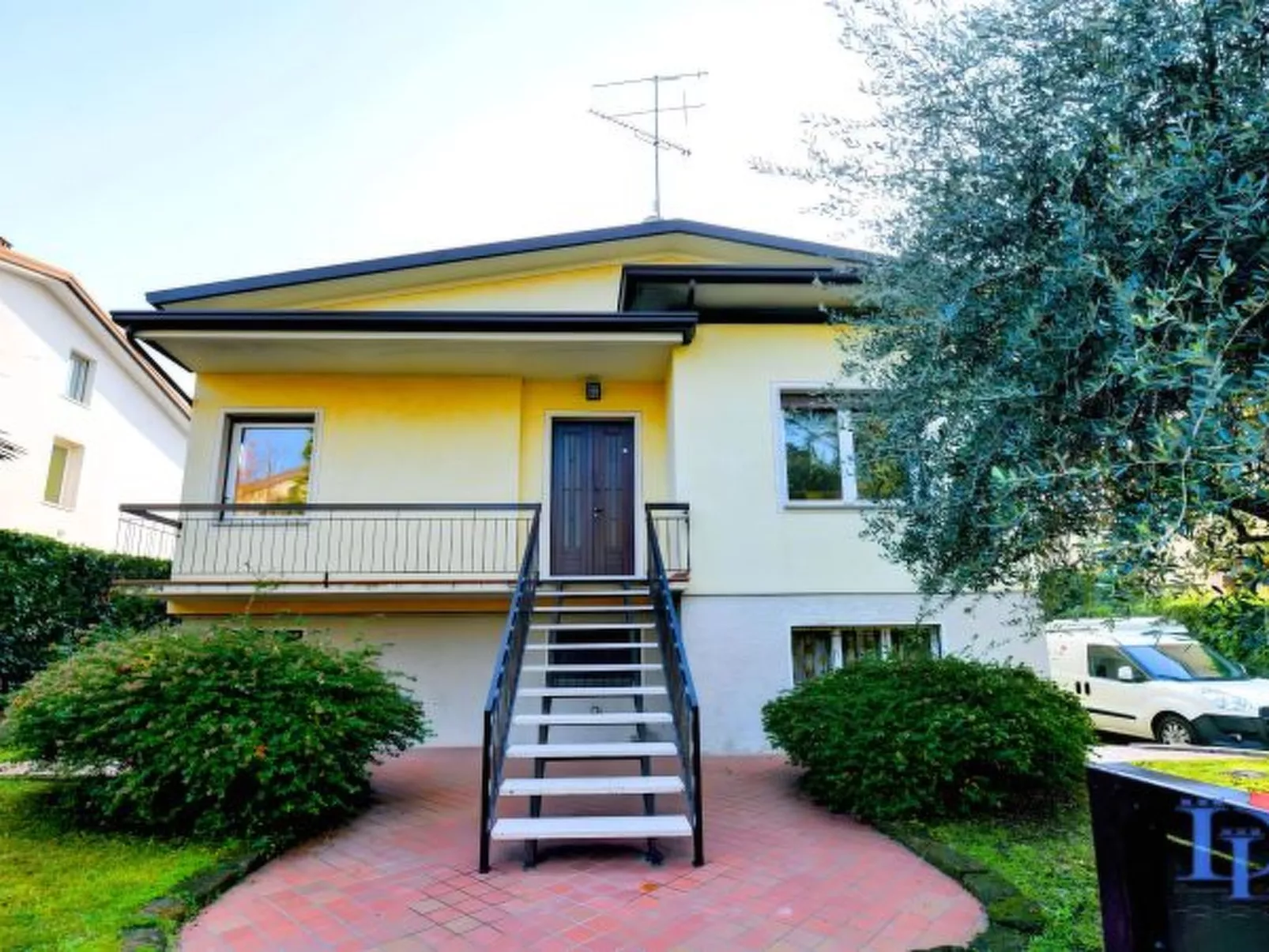 Desenzanoloft Villa Palm Garda Beach - Image-tags.info