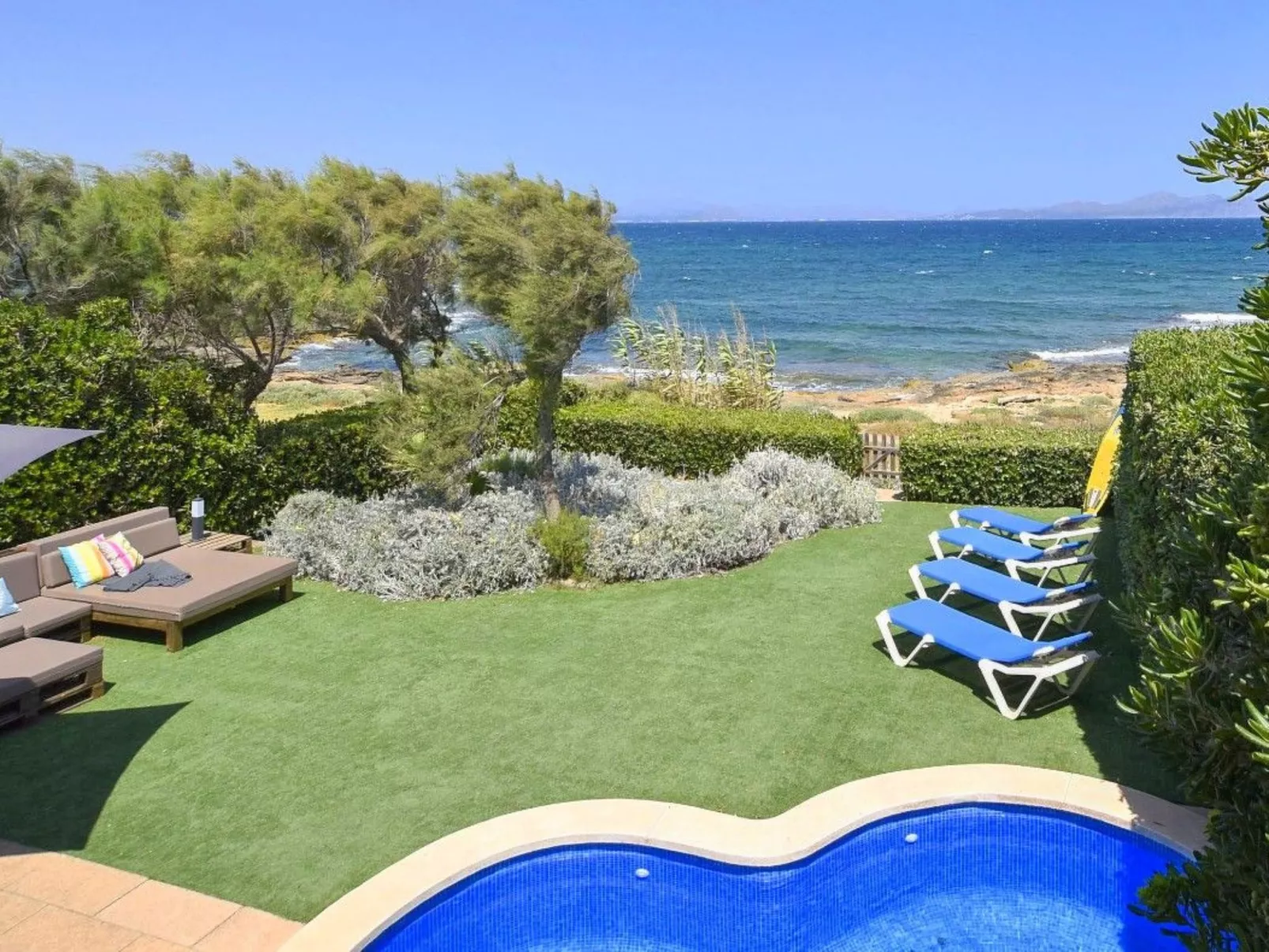 Gemütliches Ferienhaus in Urbanització S'estanyol mit Privatem Pool - Buiten