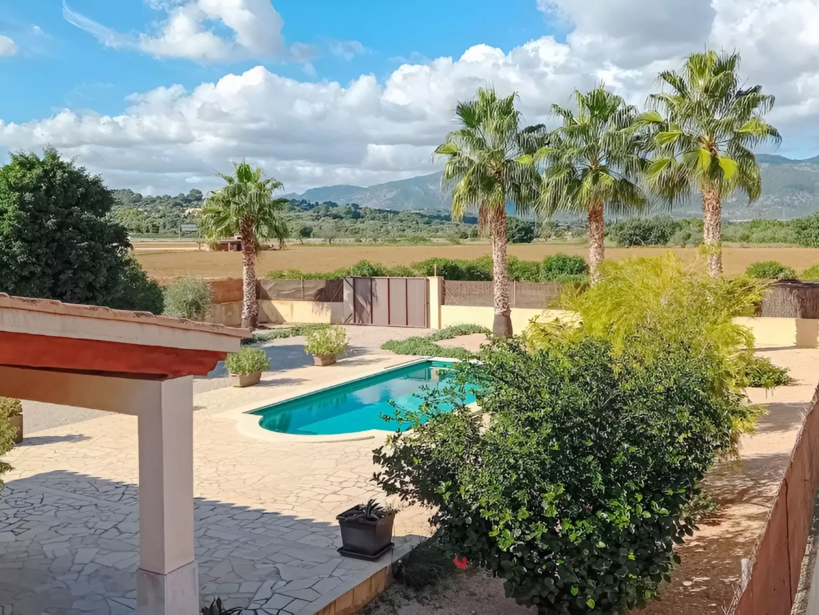 Pleasant rustikales Landhaus - Buiten