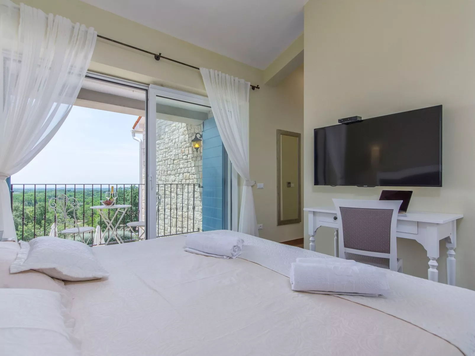 Romantische Villa mit Meerblick, Pool und Jacuzz - Image-tags.info