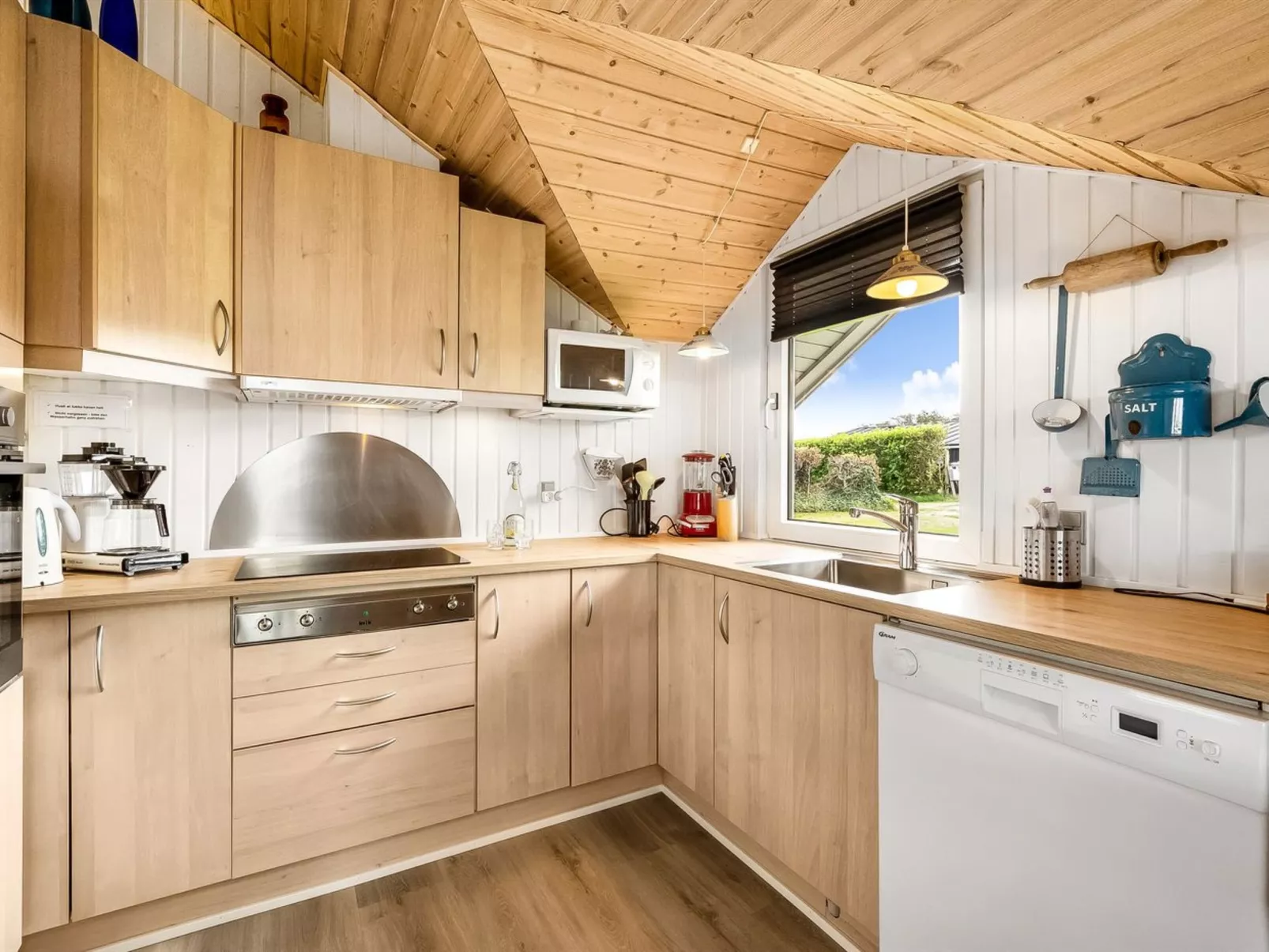 "Naninja" - 300m to the fjord - Binnen