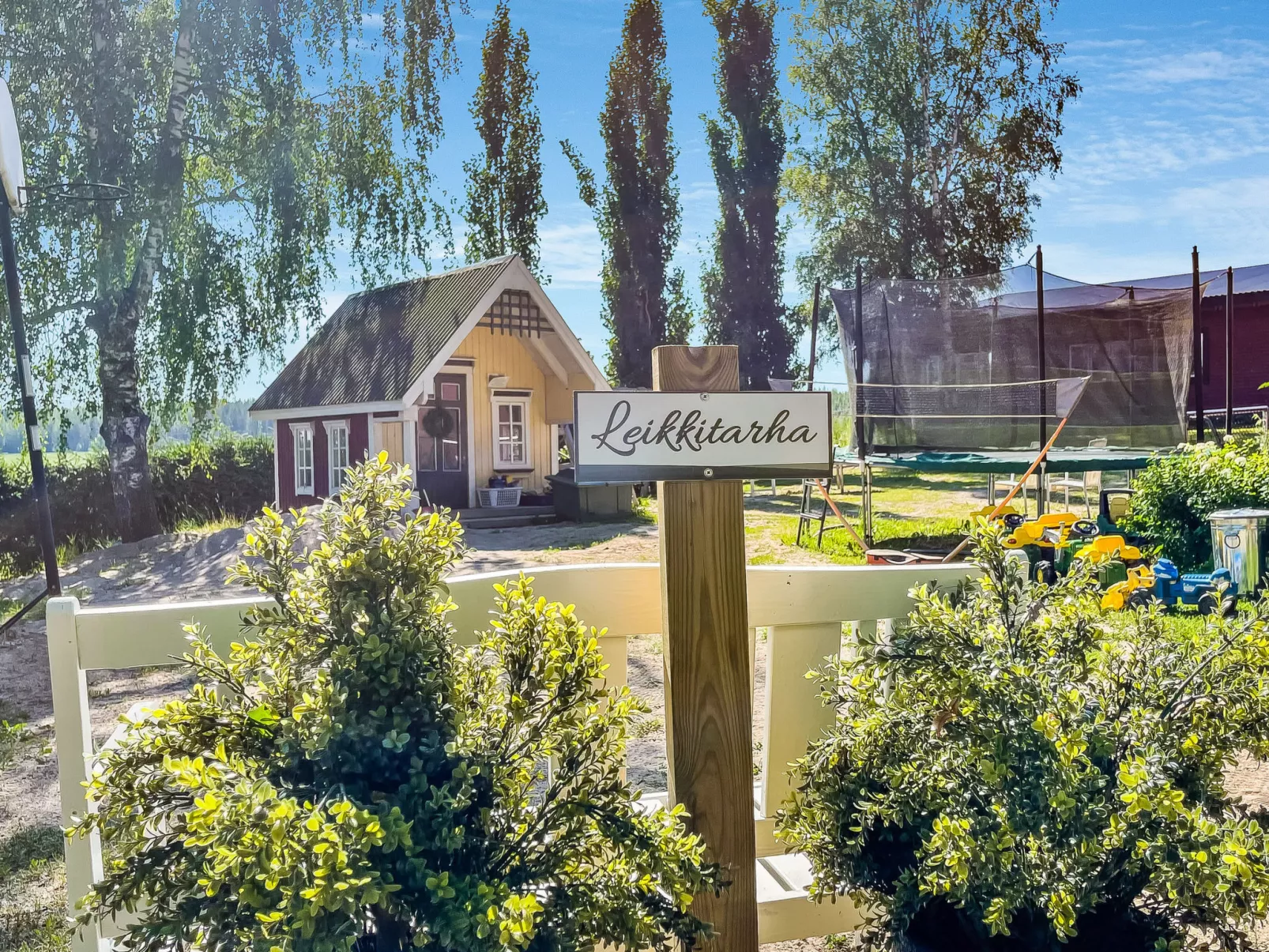 Peltosirkku - Binnen