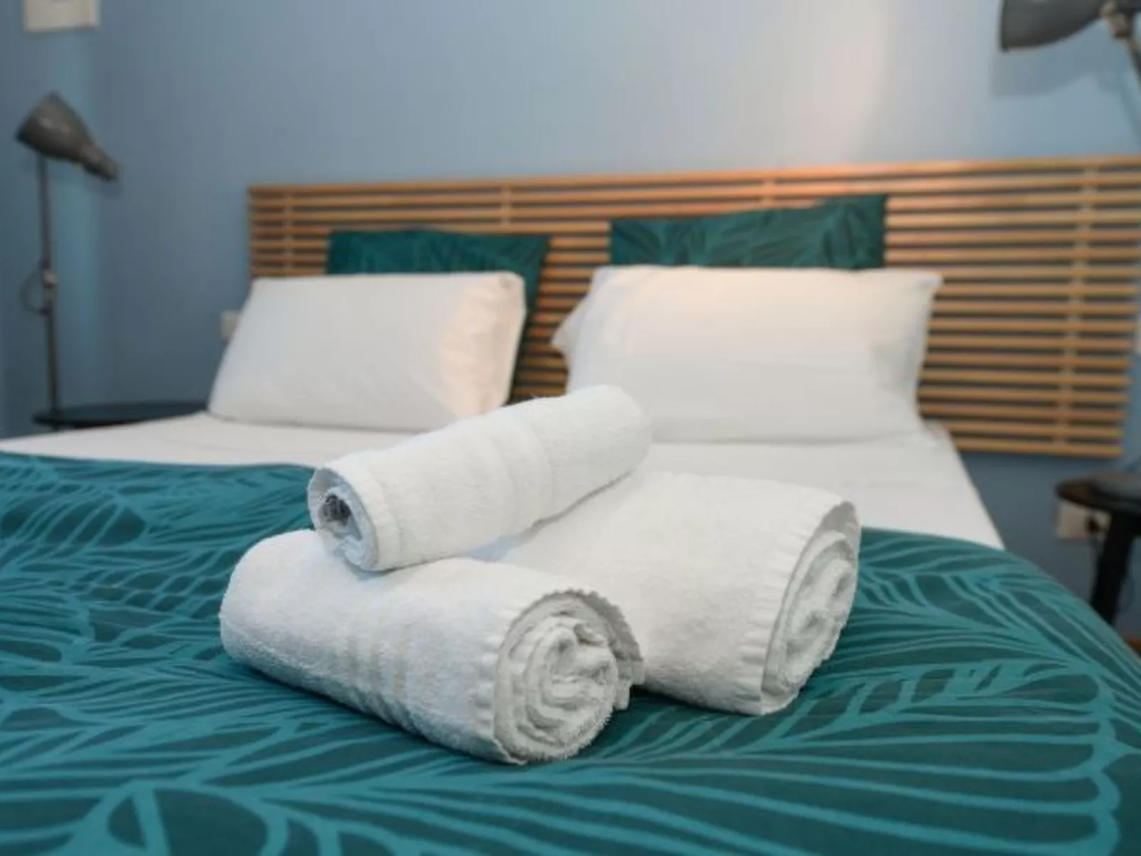 Desenzanoloft Smiling - Image-tags.info