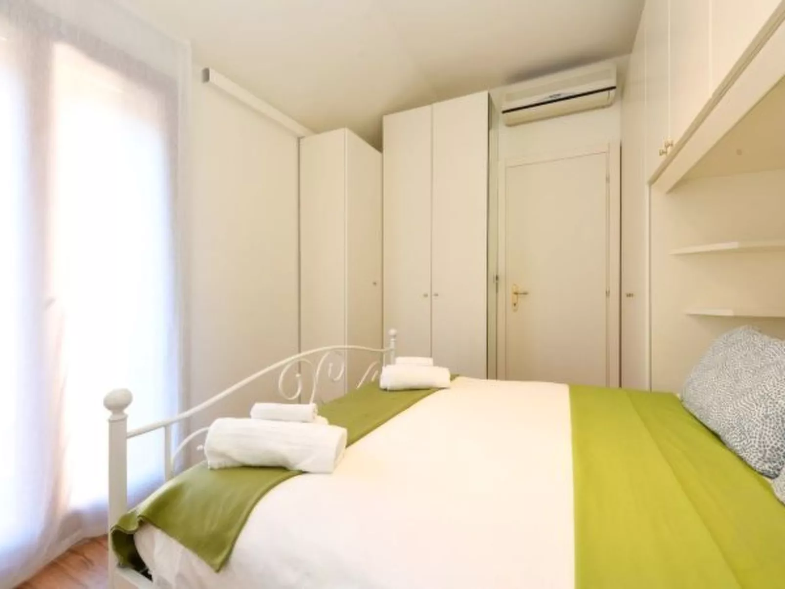 DesenzanoLoft Eden mit Seeblick und privatem Strand - Image-tags.info