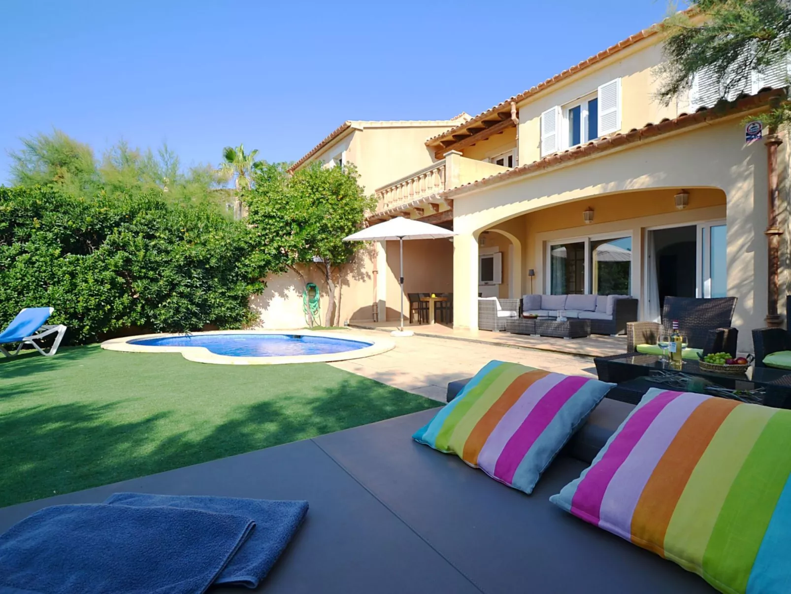 Gemütliches Ferienhaus in Urbanització S'estanyol mit Privatem Pool - Binnen