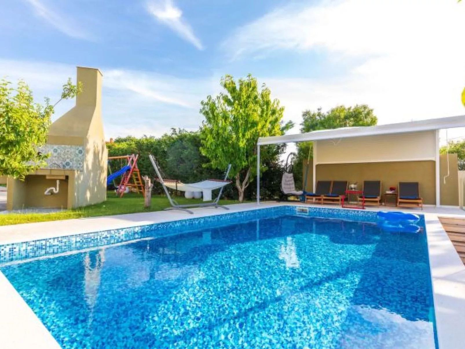 Great Villa Field Hills with sauna and jacuzzi - Image-tags.info