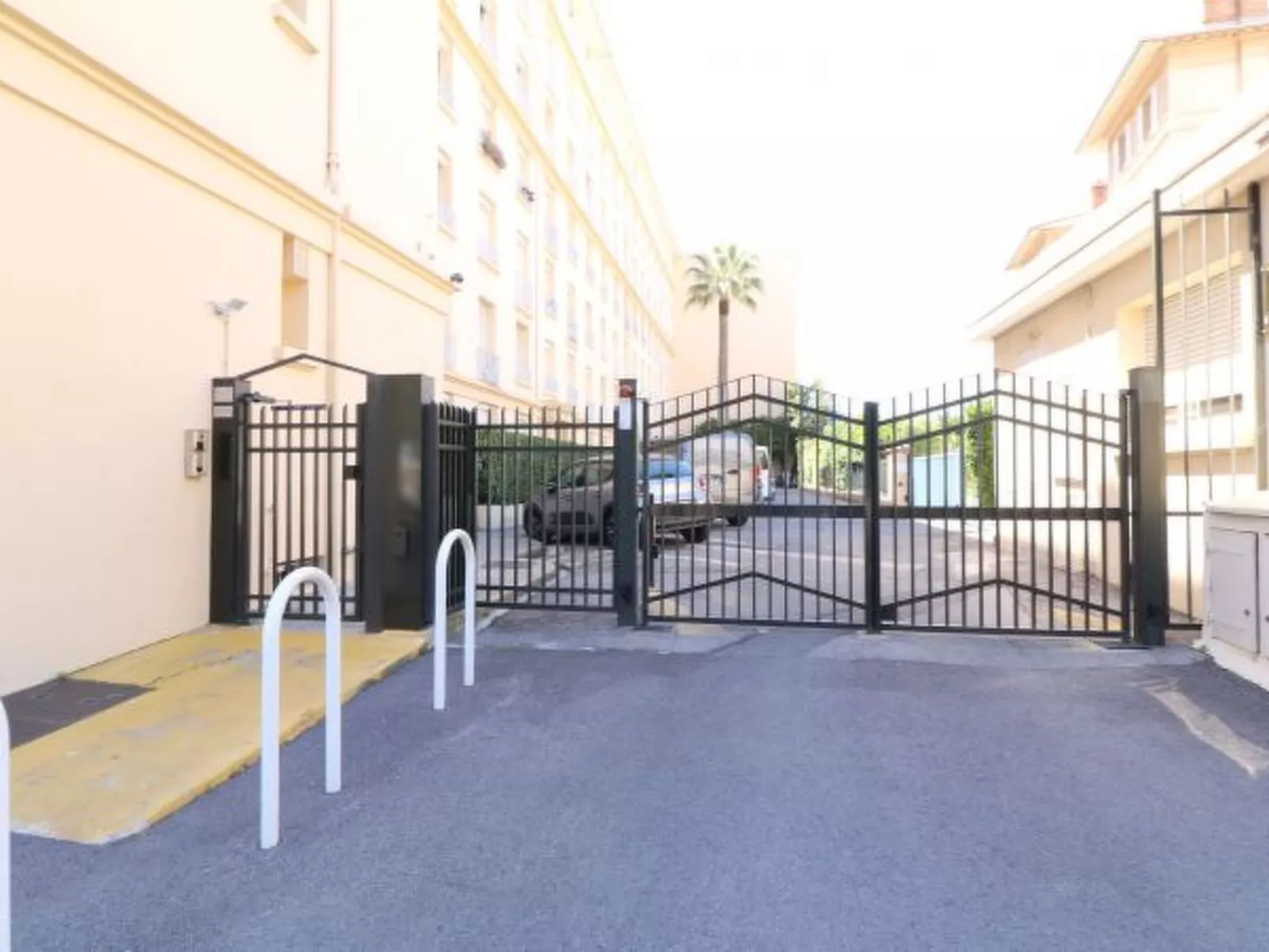 3 bedroom facing the beach 401 - Image-tags.info