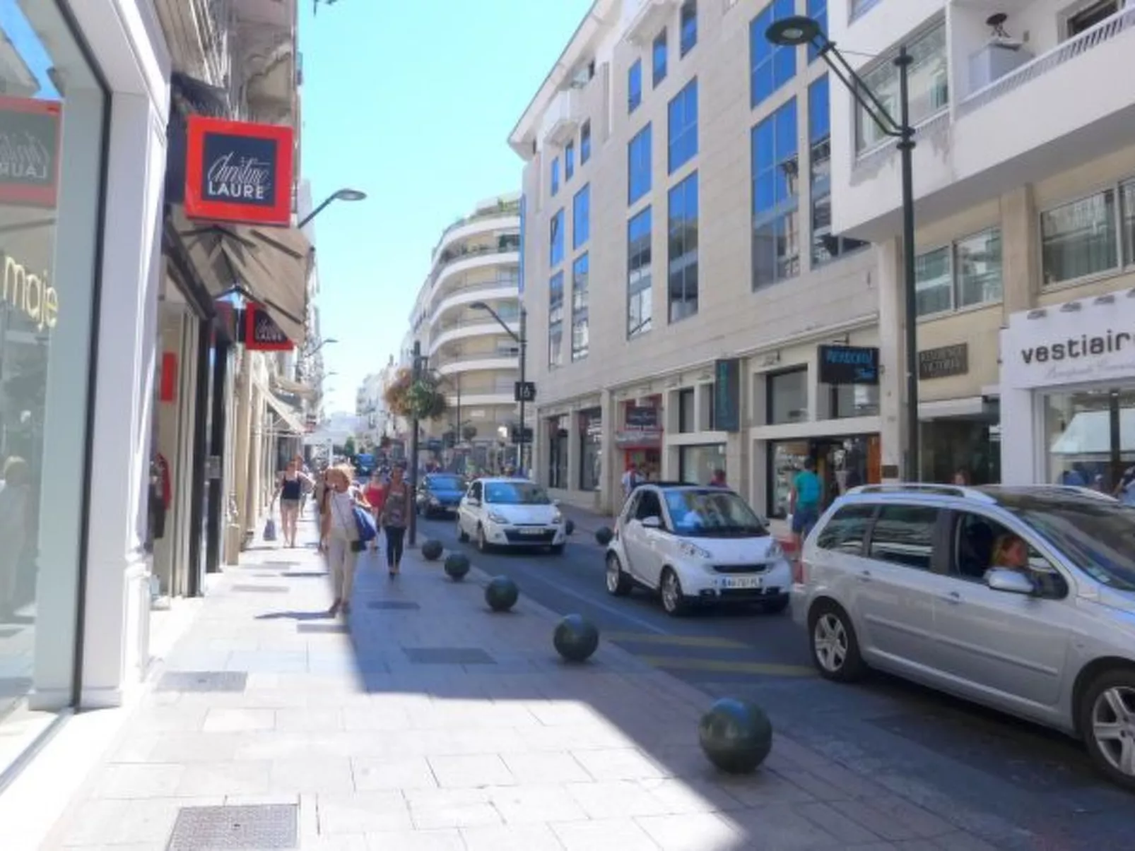 Penthouse 1 bedroom rue d'Antibes 214 - Image-tags.info