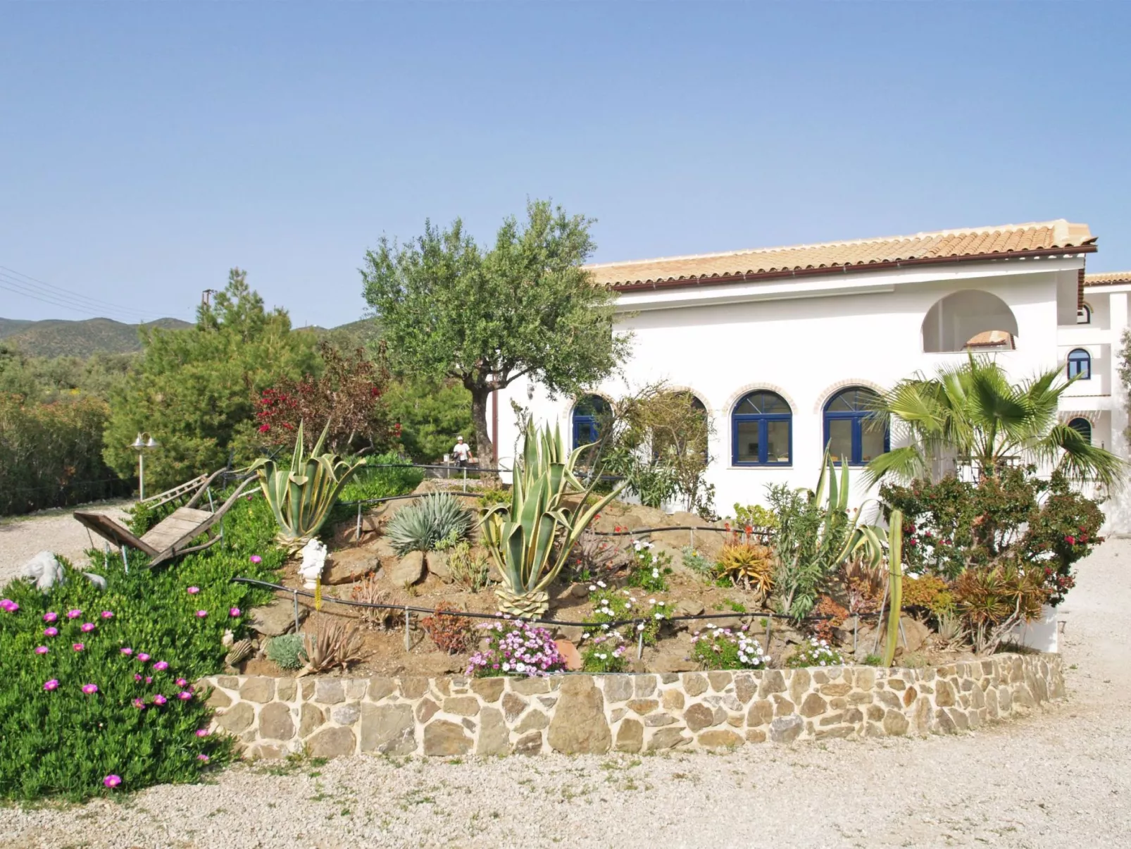Tolles Ferienhaus in Ermioni mit Garten, Terrasse und gemeinschaftlichem Pool - Buiten