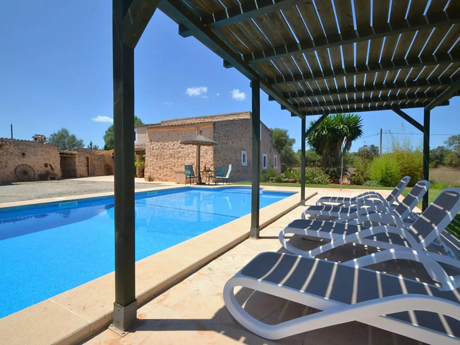 Wunderschönes Landhaus im Landhausstil mit Pool am Ortsrand von Felanitx - Buiten