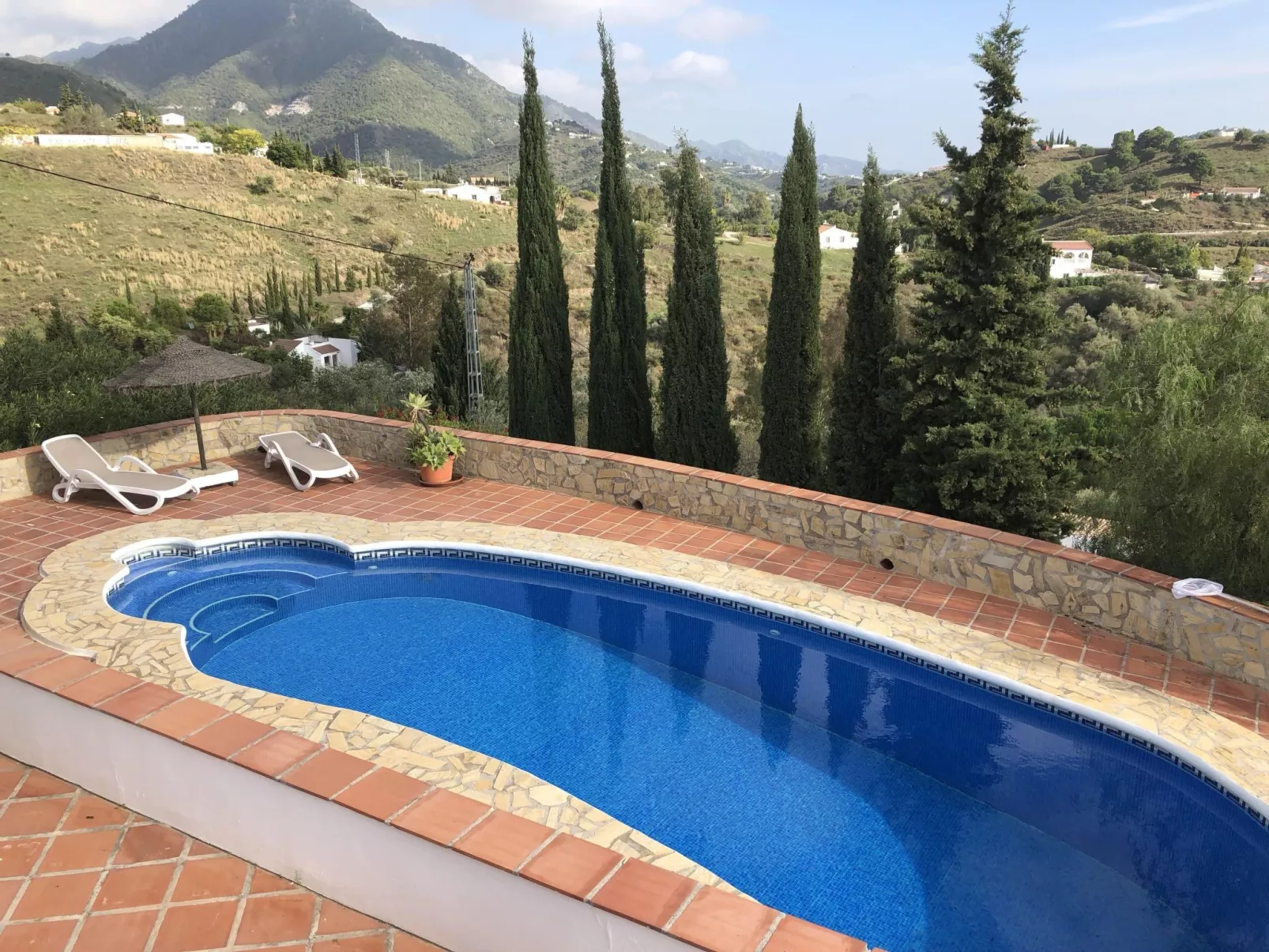 Finca "La Estrella de Cómpeta". - Buiten