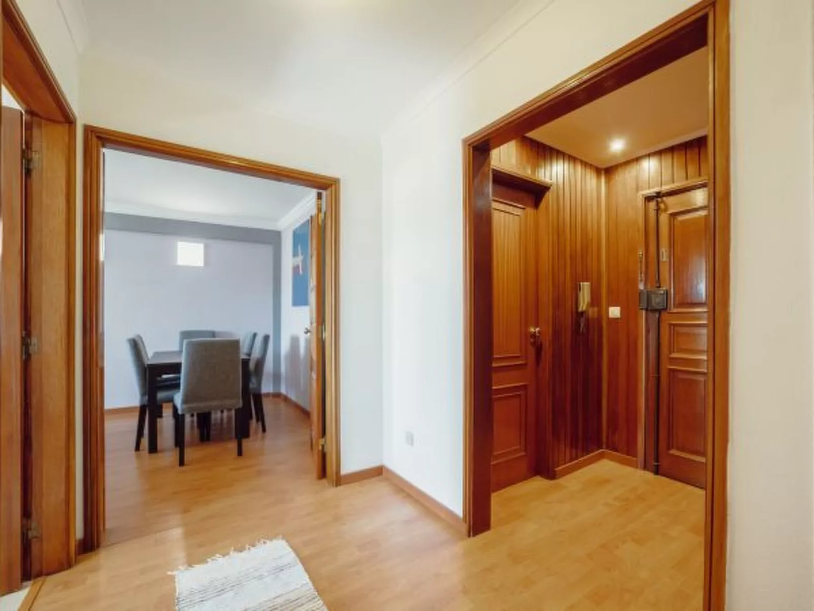 MATOSINHOS SEA SIDE 2BD by VACATIONY - Binnen