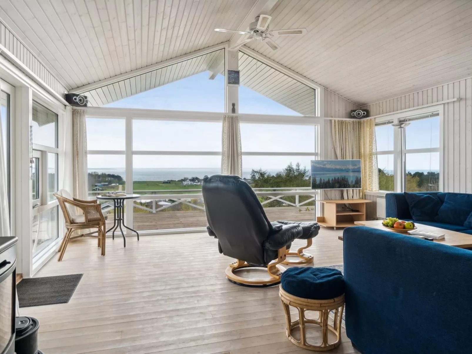 "Gjuro" - 800m from the sea - Binnen