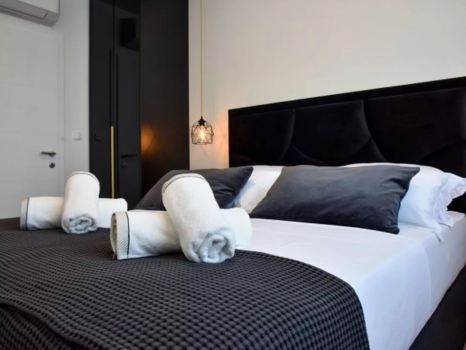 Villa La Perla Apt 2 4+2 with heated rooftop pool - Image-tags.info