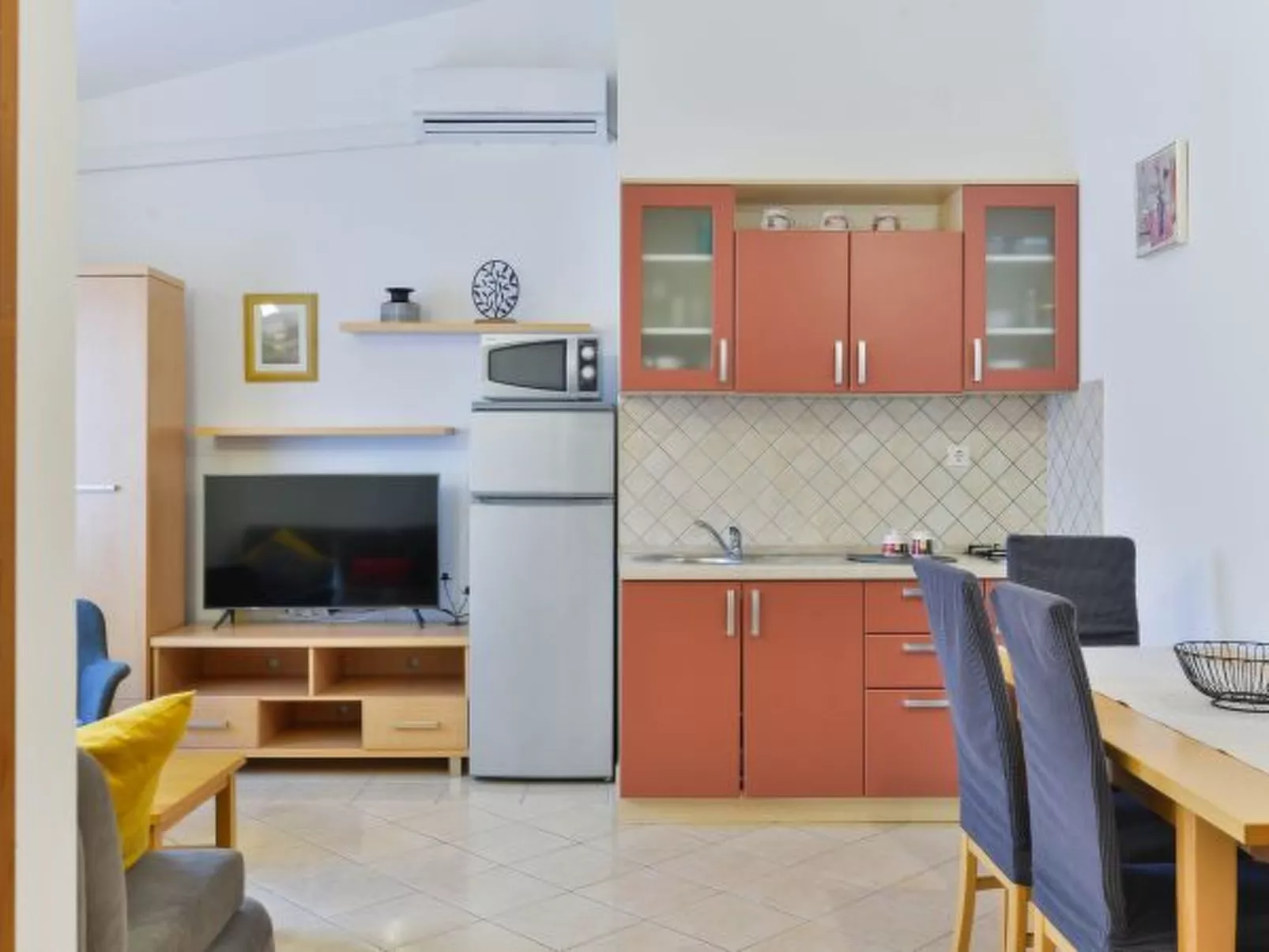 Holiday Apartment Inga Brown with exit to the beac - Image-tags.info