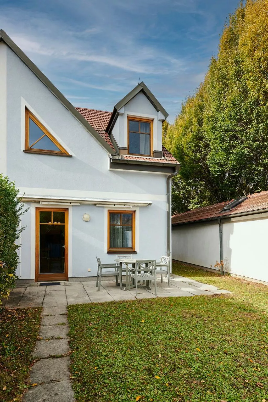 DAS BURGENNEST - Buiten