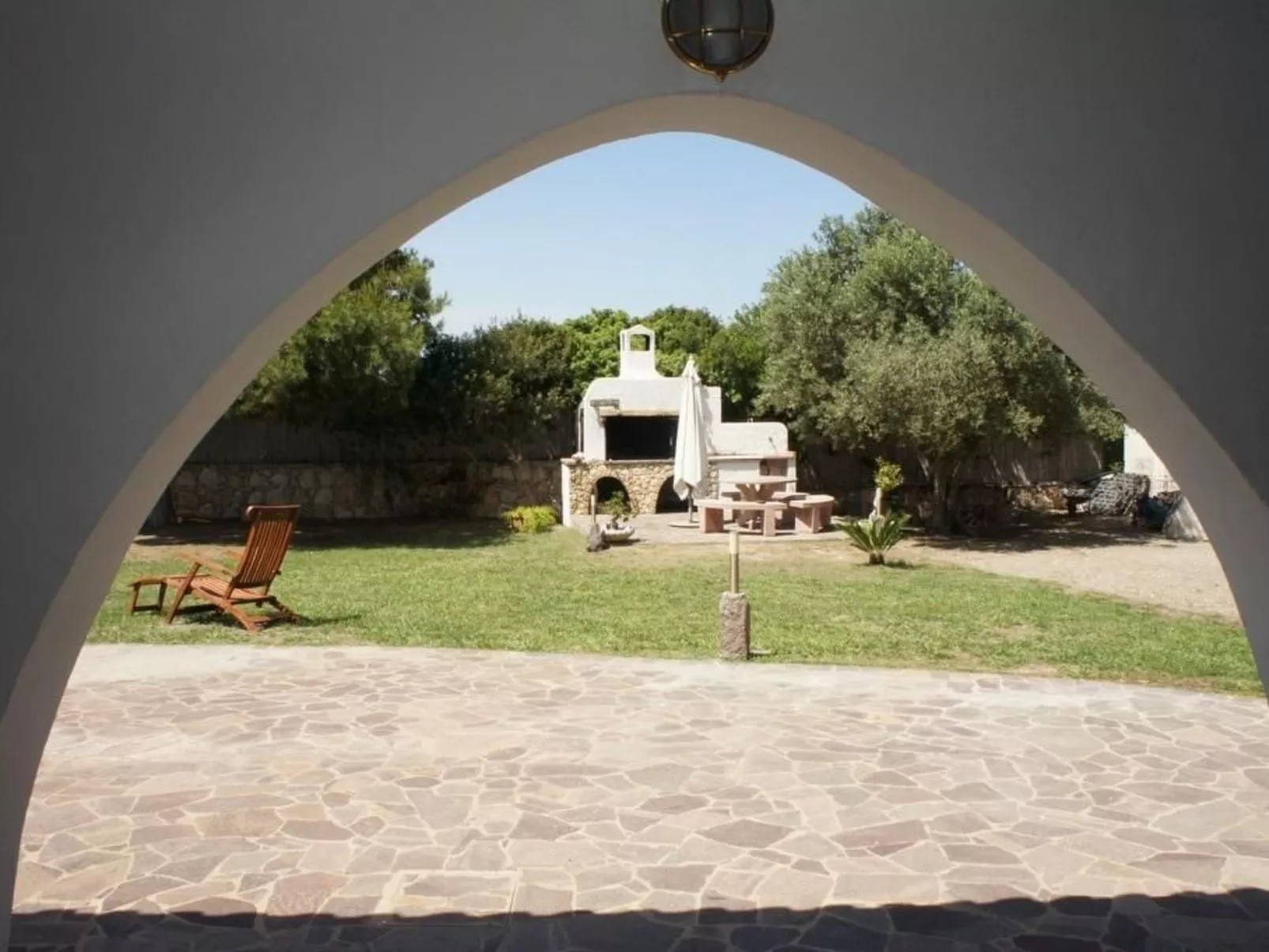 Haus in Calasetta mit Grill und Garten - Buiten