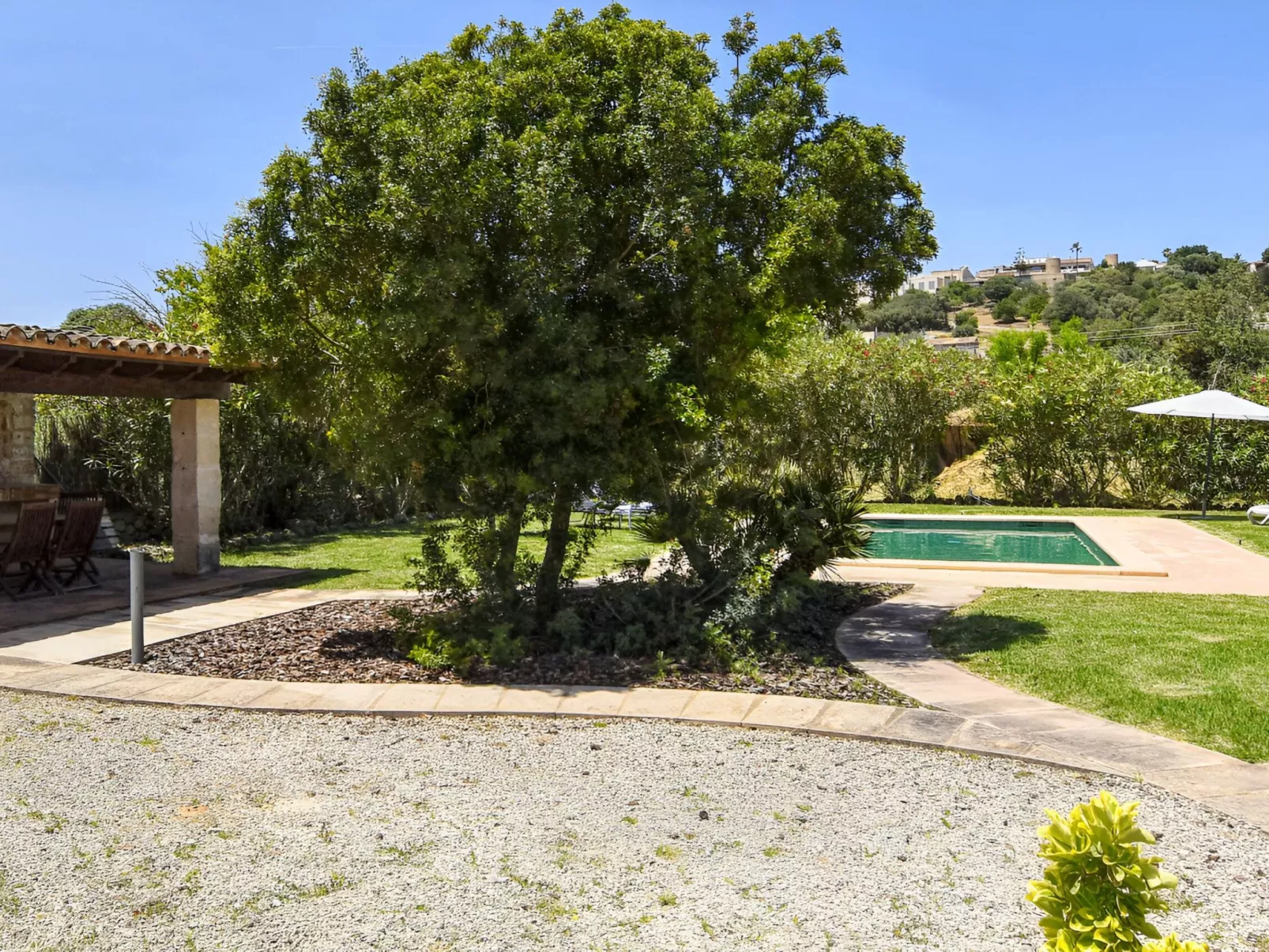 Restauriertes Landhaus in Búger - Buiten