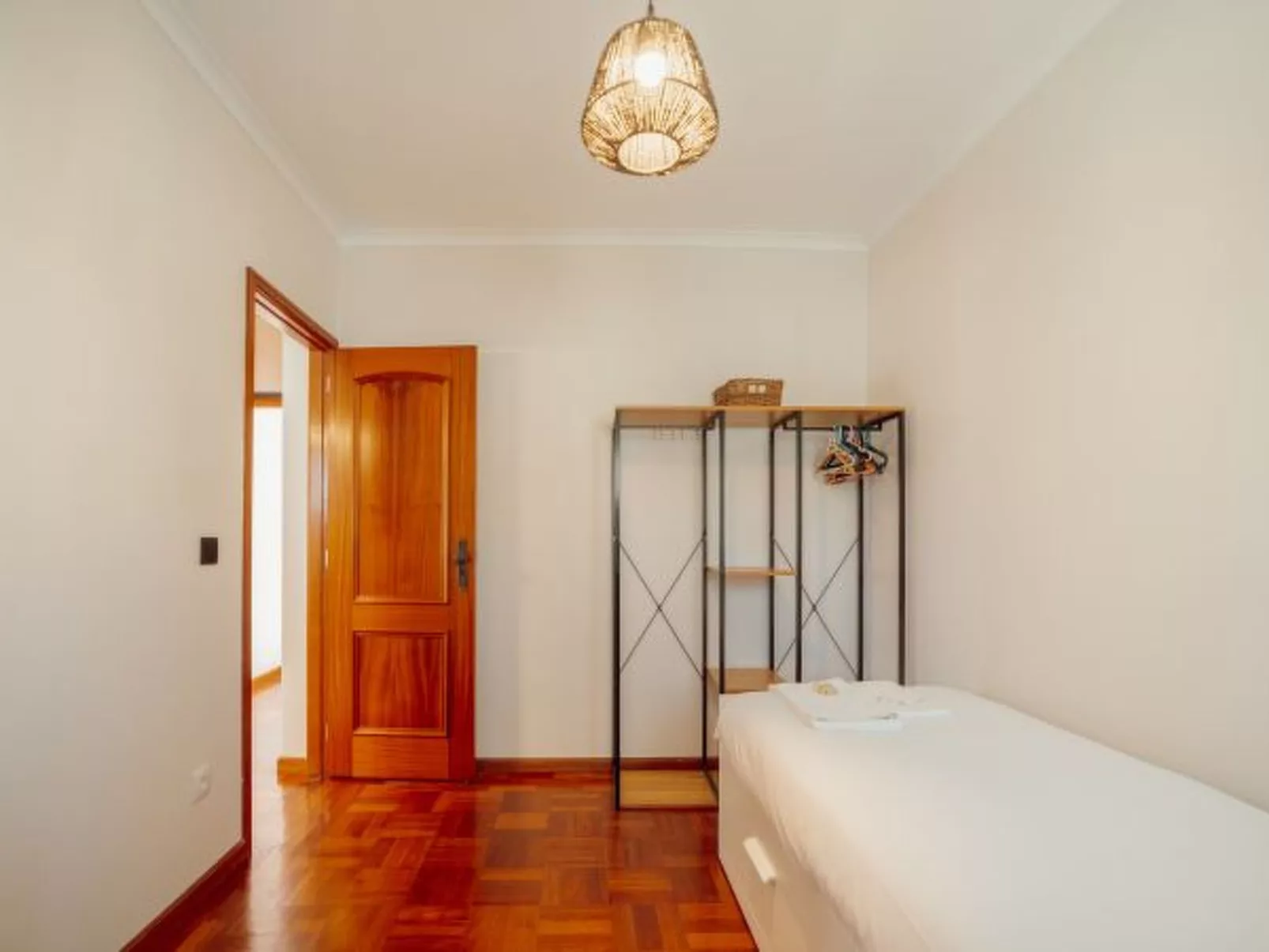 CASA DAS ORQUIDEAS by VACATIONY - Binnen