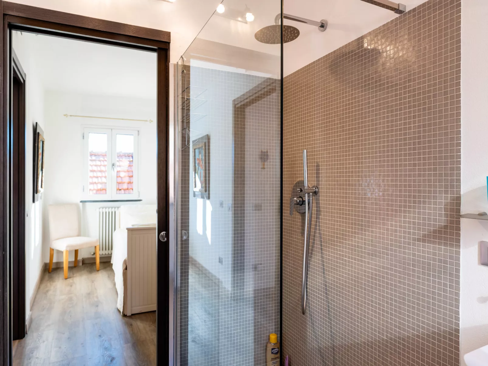 Terrazza con glicine - Binnen