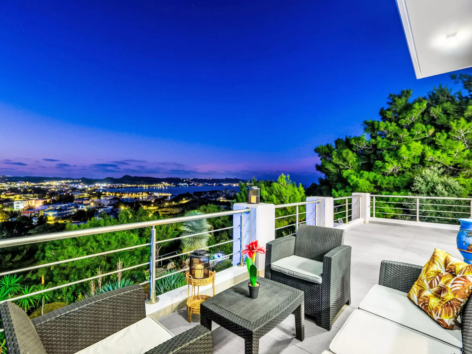 Villa Articiano mit Whirlpool und herrlicher Aussicht - Buiten