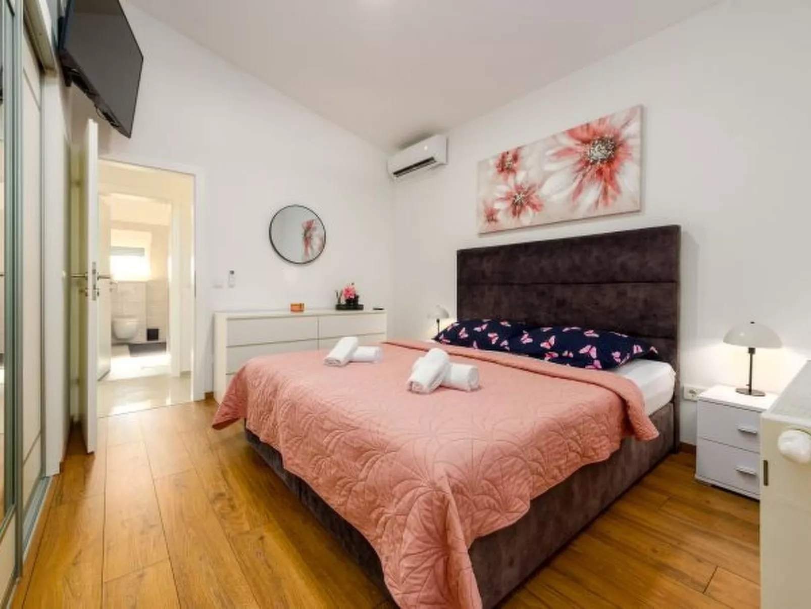 Villa Miranda with pool - Image-tags.info