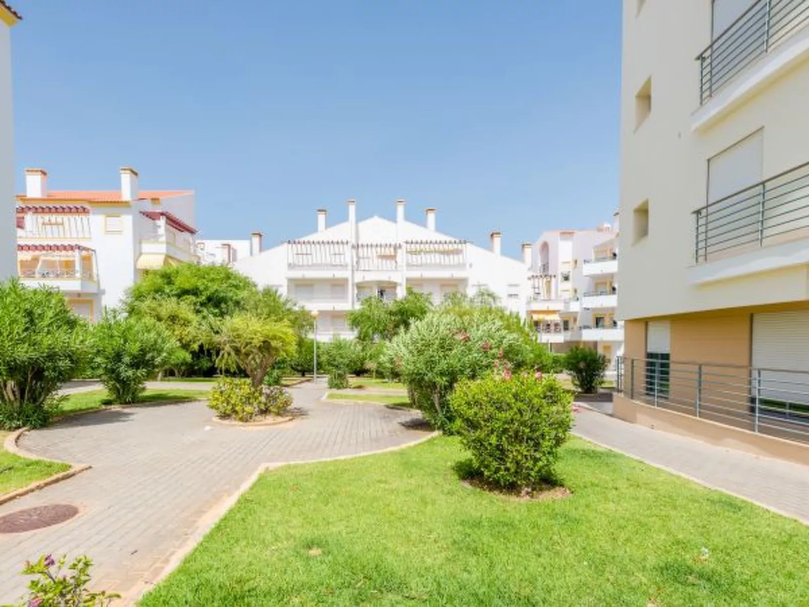 Alfamar Apartment at Praia da Falesia - Buiten