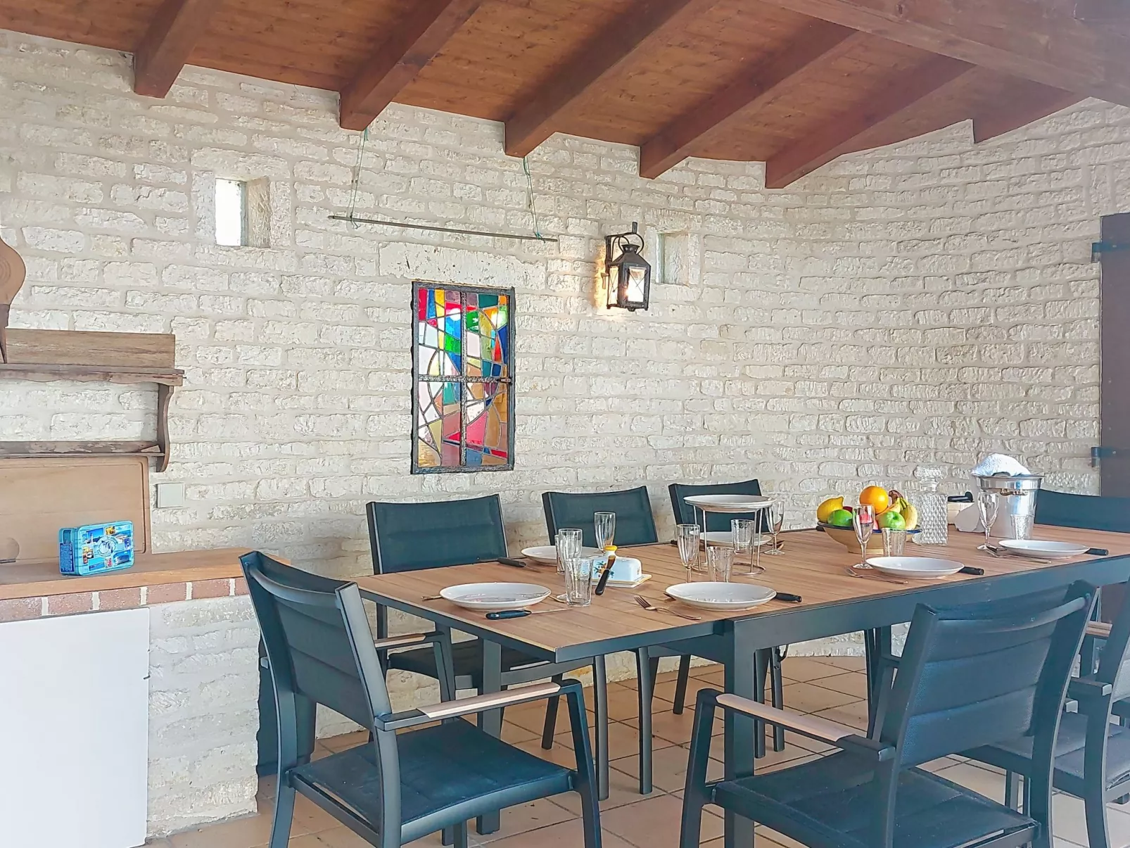 Le Château 3 - Buiten