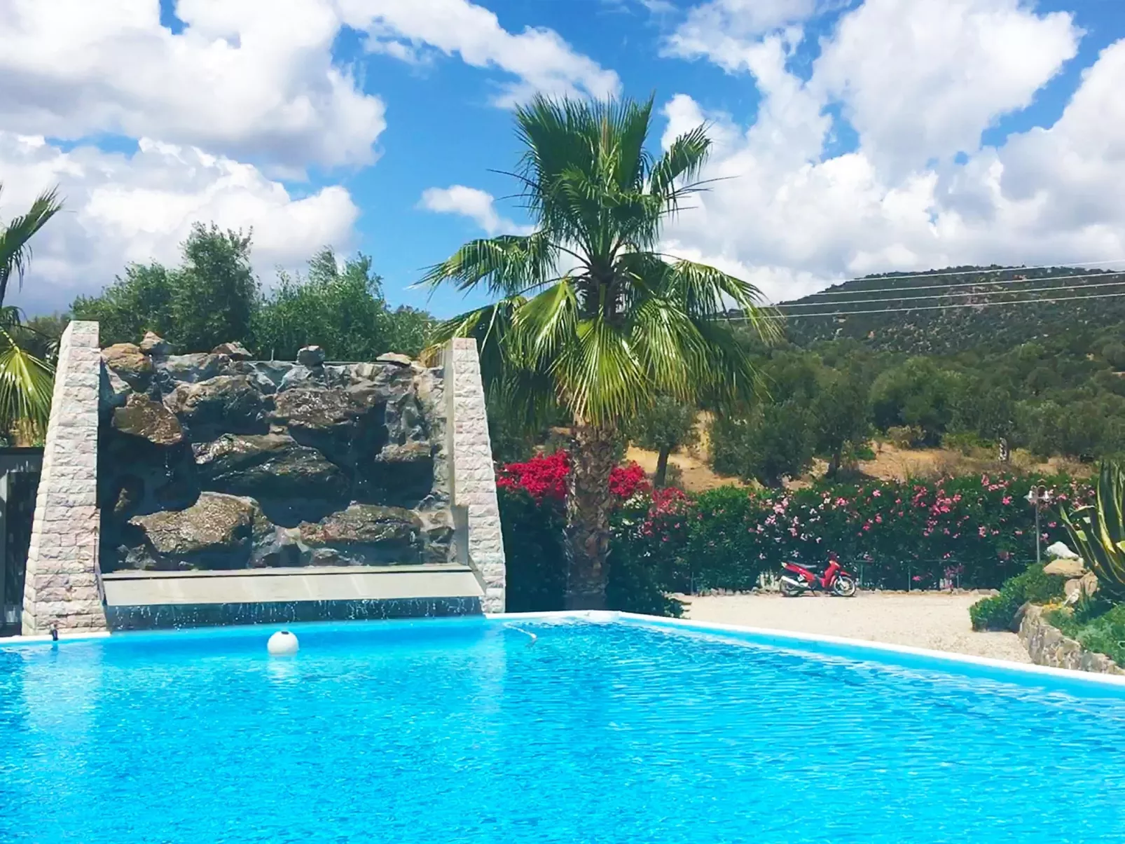 In Ermioni mit Grill, Terrasse und gemeinschaftlichem Pool - Buiten