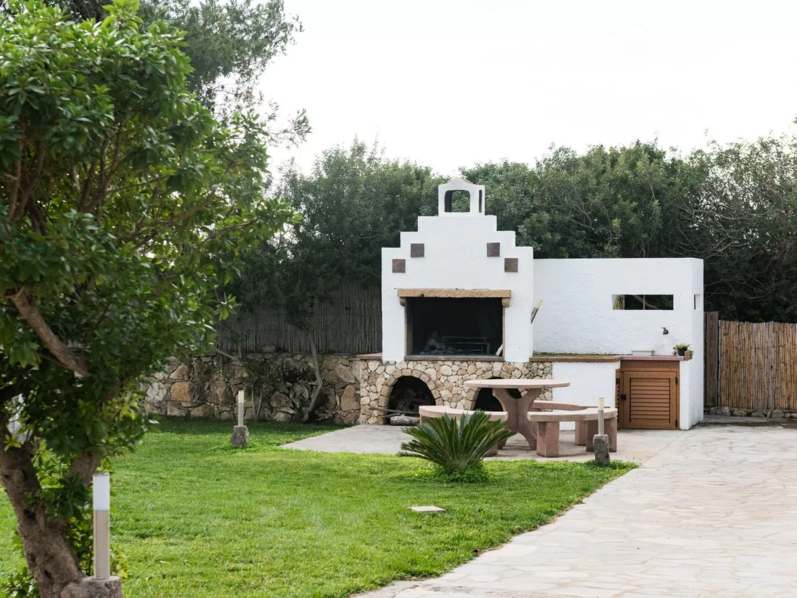 Haus in Calasetta mit Grill und Garten - Buiten