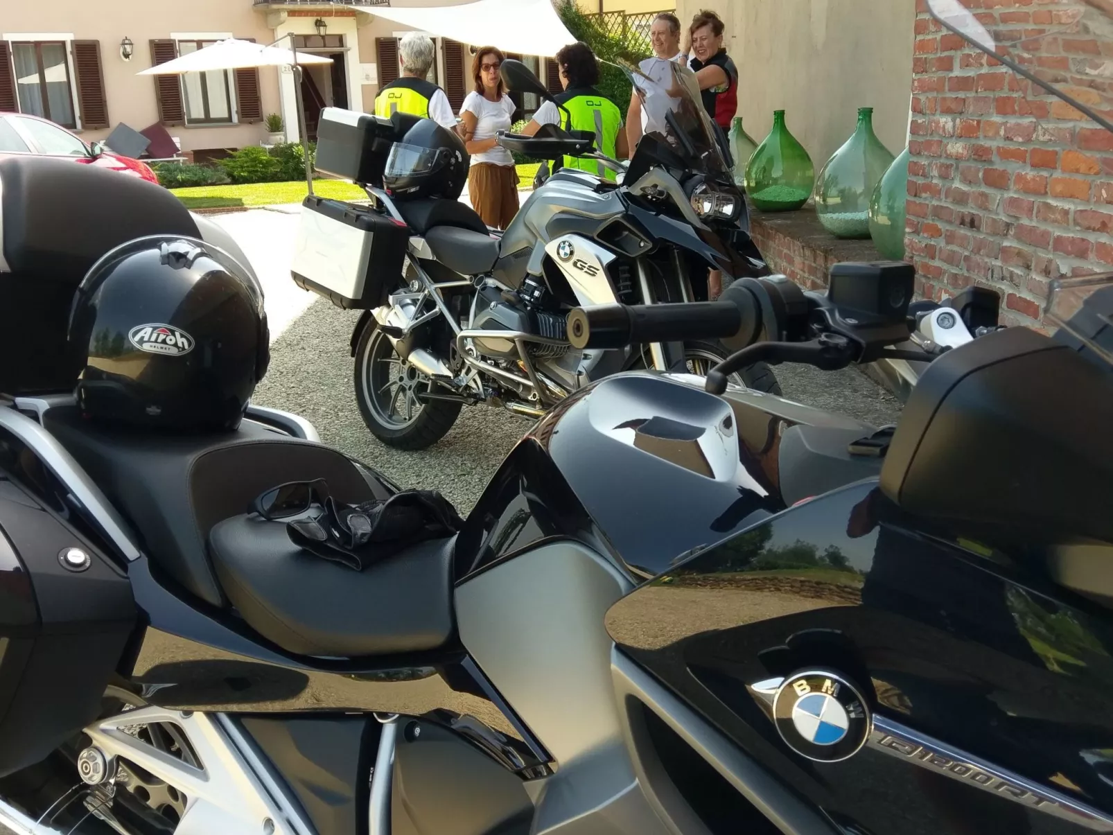 In Azzano D'asti mit Kleiner Terrasse - Image-tags.info