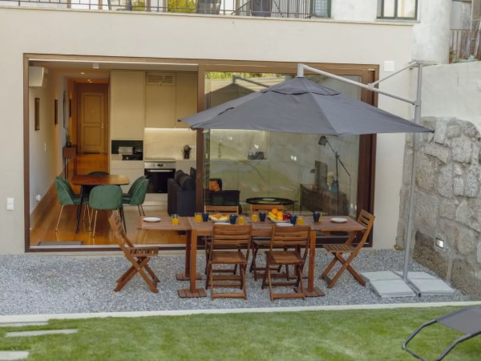 LEGACY OPORTO PREMIUM APARTMENT B by VACATIONY - Binnen