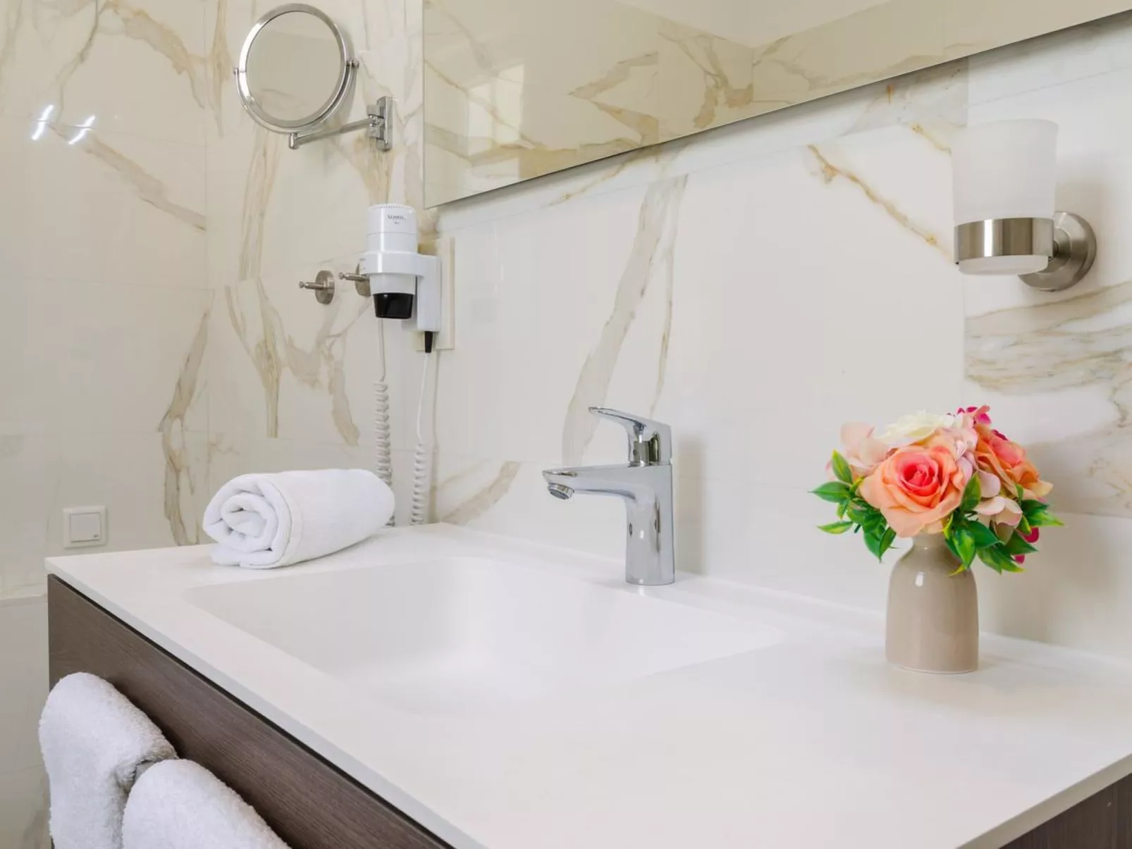 Villa Emilia Soba 104 / HR-10058-05 - Binnen