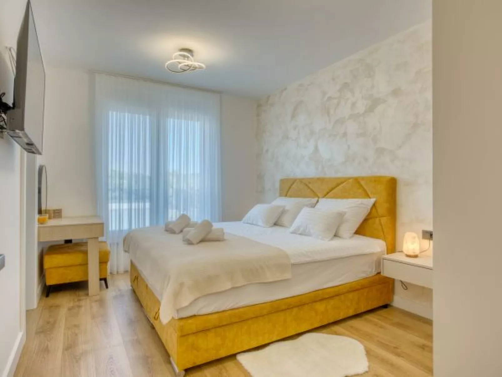 Villa Elena with two pools and spa - Image-tags.info