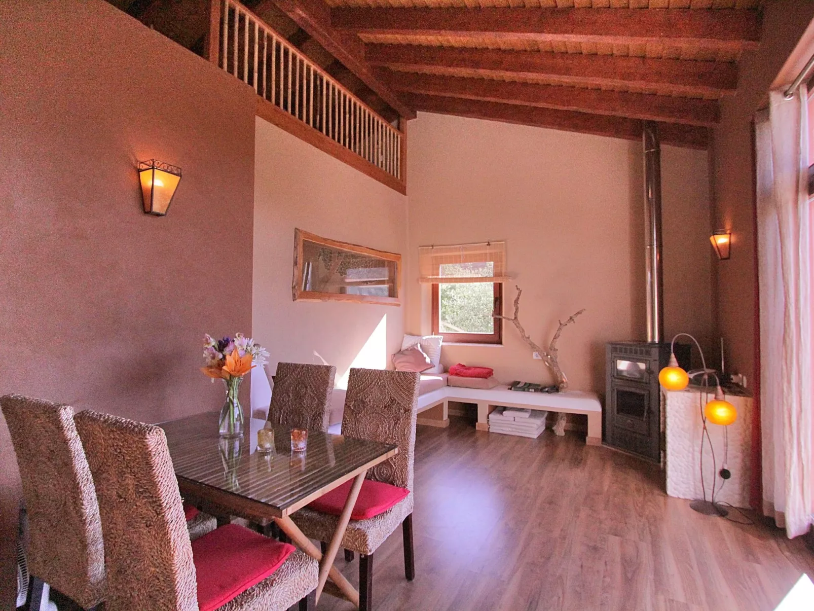 "The Natural Elements" - Binnen