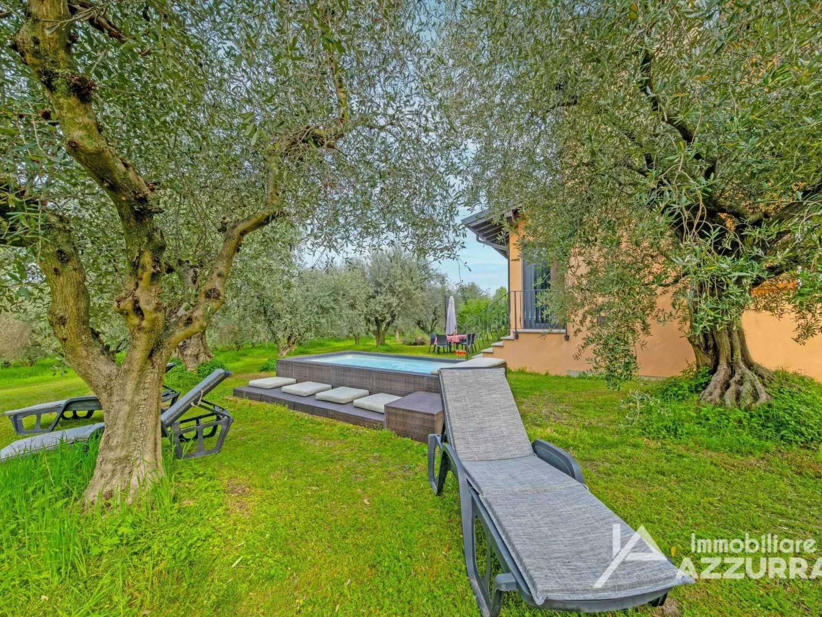 Villa i Roccoli, zwischen Olivenbäumen mit priva - Image-tags.info