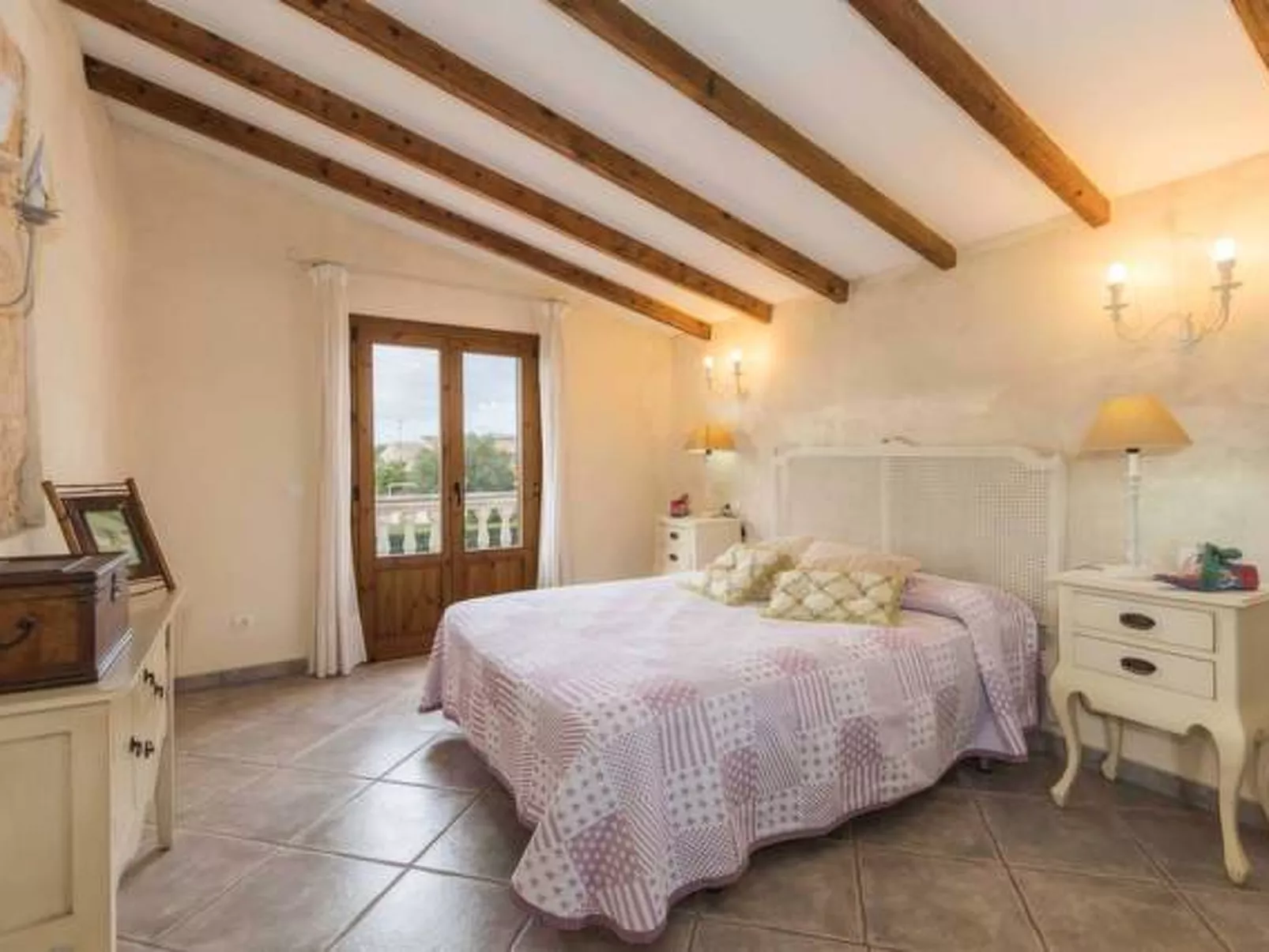 San Vicente - Binnen