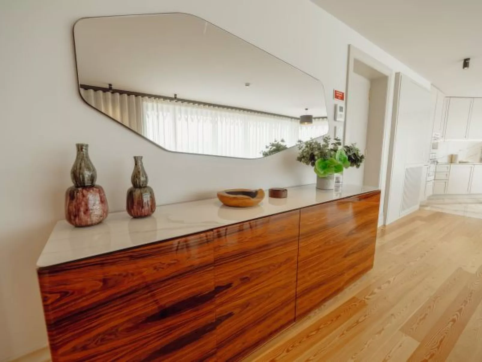 DOWNTOWN PENTHOUSE with RIVER VIEW by VACATIONY - Binnen