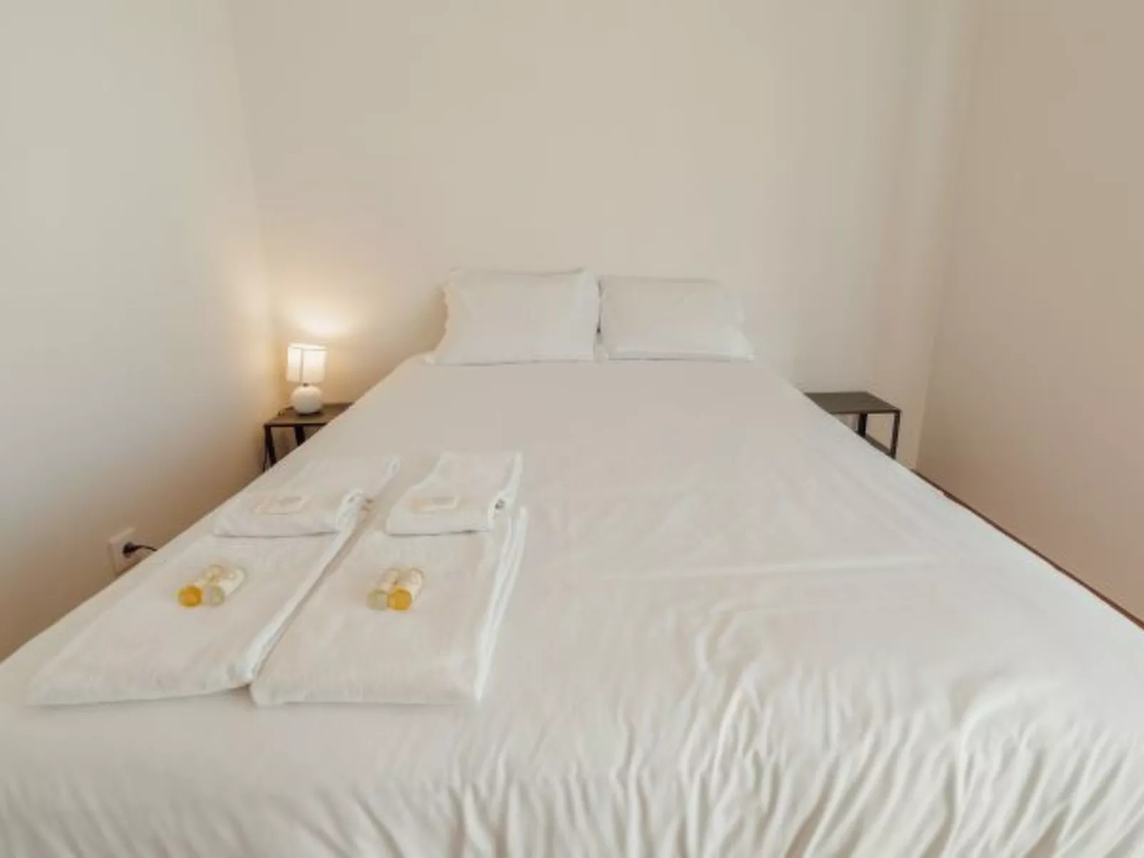 CASA DAS ORQUIDEAS by VACATIONY - Binnen