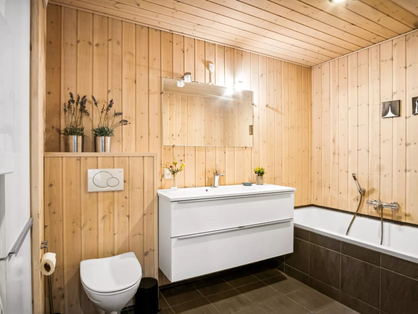 "Reinhard" - 50m from the sea - Binnen